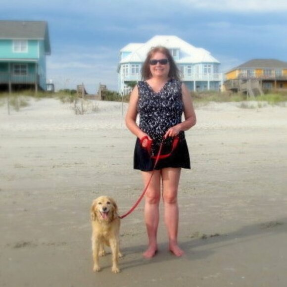 Meet your Posher, Carolyn - Picture 1 of 1